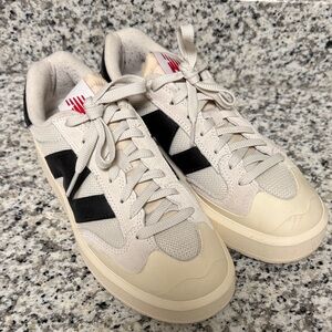 New Balance Cream and Black UNISEX Sneakers- mens 7.5 womens 9